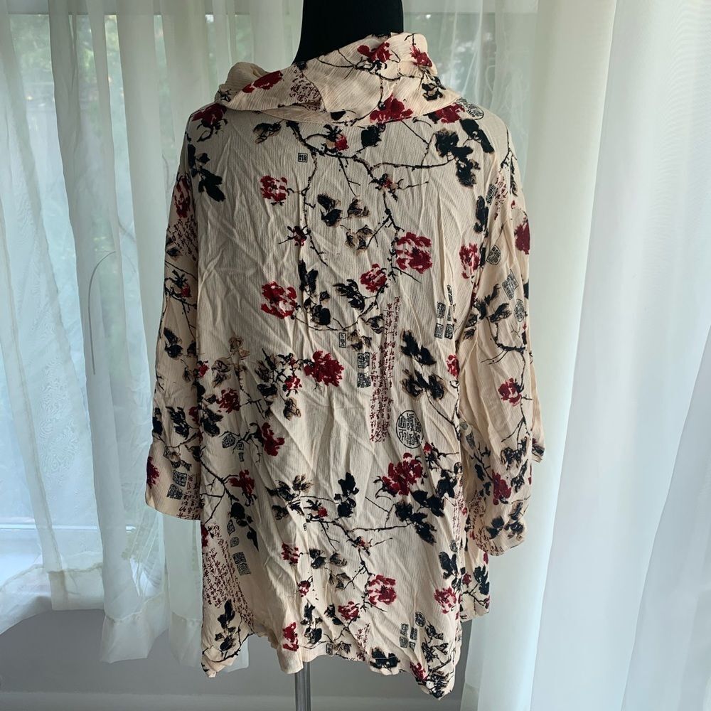 Boutique blouse  - Picture 2 of 4